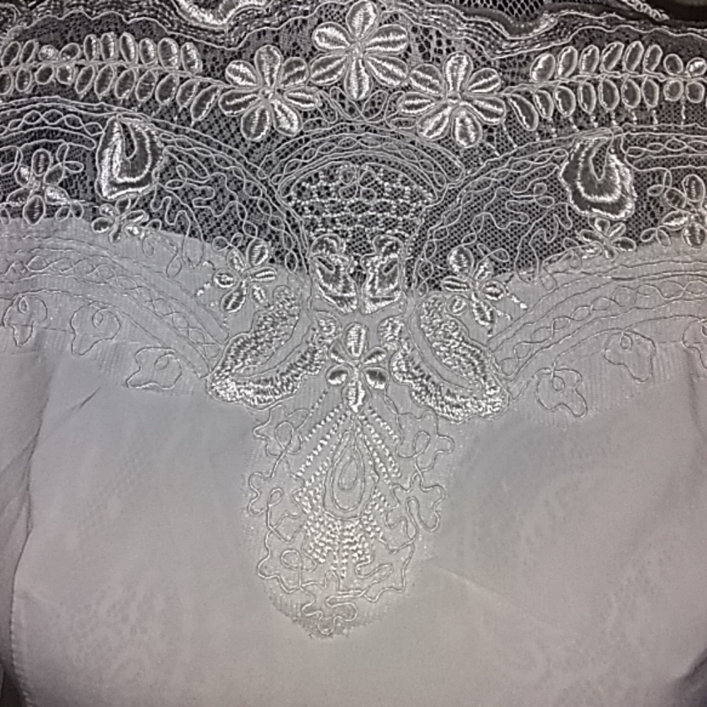 ๐SALE๐Lace Boat Neck Blouse - Picture 4 of 7